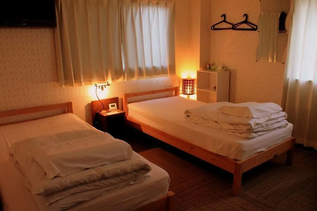 Hostel Jakie s\u0105 najlepsze hotele w pobli\u017Cu lokalizacji \u015Awi\u0105tynia  Fushimi Inari? Kioto Japonia