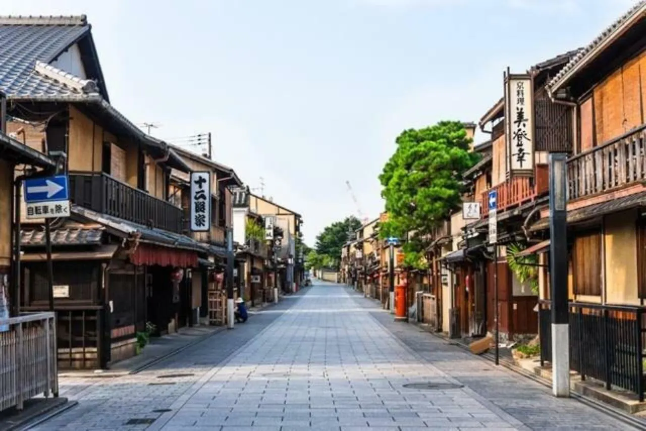 Jakie s\u0105 najlepsze hotele w pobli\u017Cu lokalizacji \u015Awi\u0105tynia  Fushimi Inari? Kioto Hostel